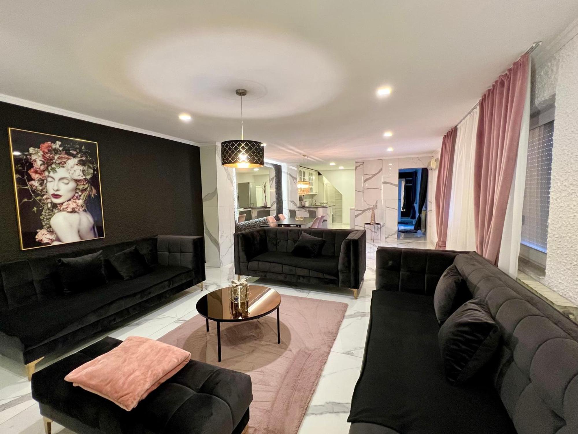 Вилла Golden House Осиек Экстерьер фото